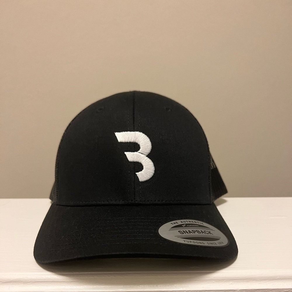 Cbum hat